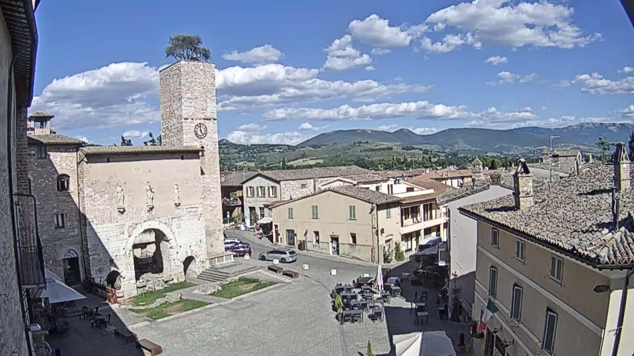 Spello Old City Live Cam - Perugia, Umbria, Italy