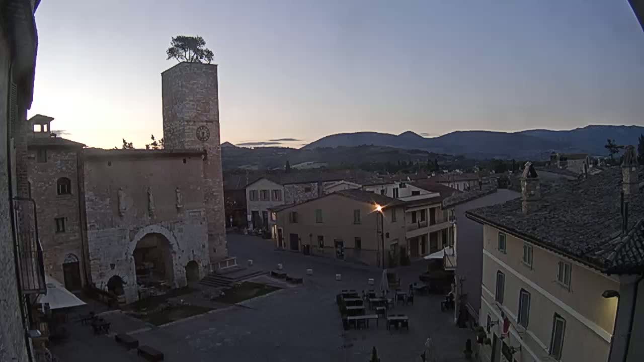 Spello Old City Live Cam - Perugia, Umbria, Italy