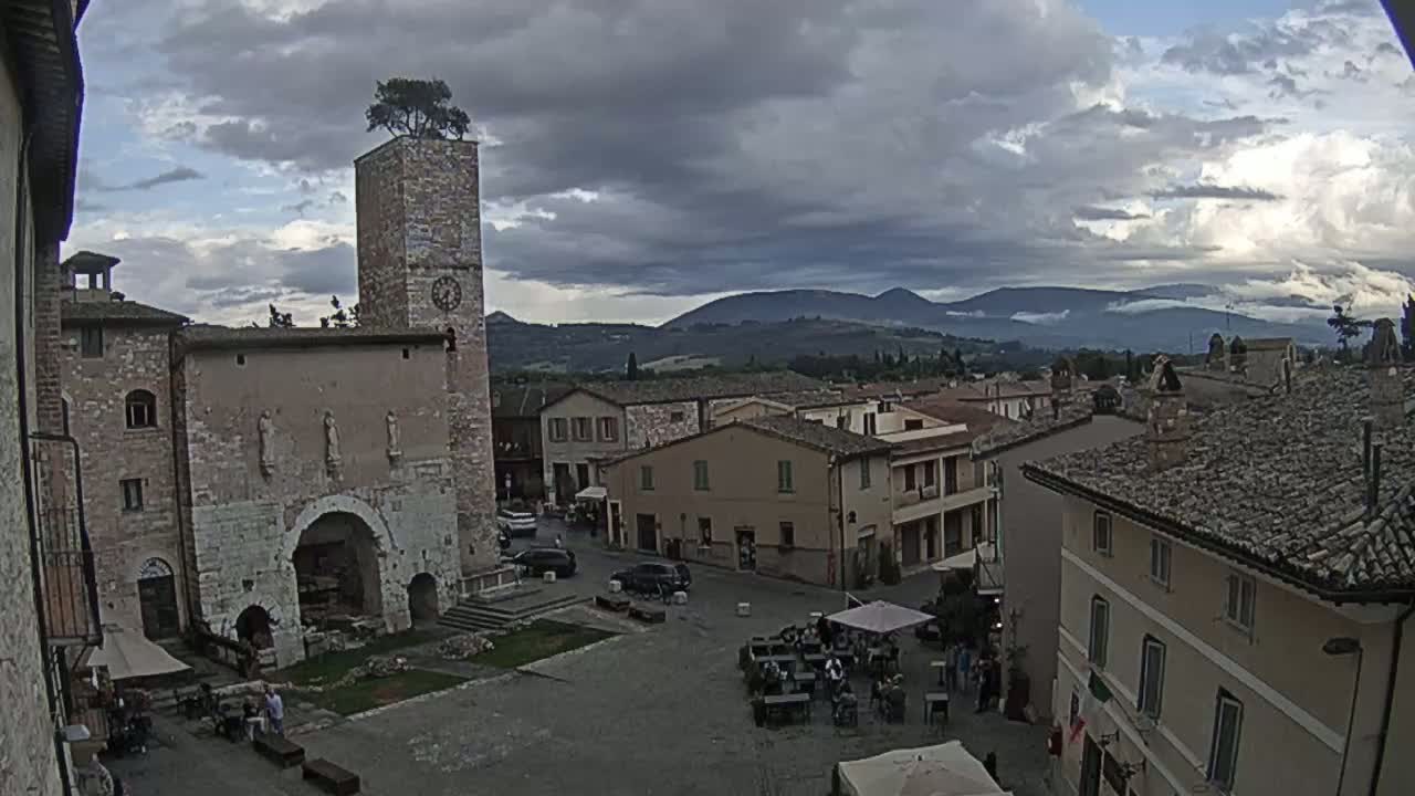 Spello Old City Live Cam - Perugia, Umbria, Italy