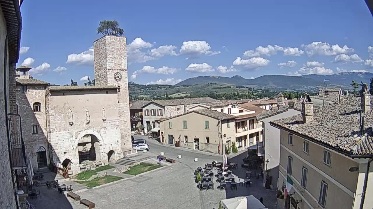 Spello Old City Live Cam - Perugia, Umbria, Italy