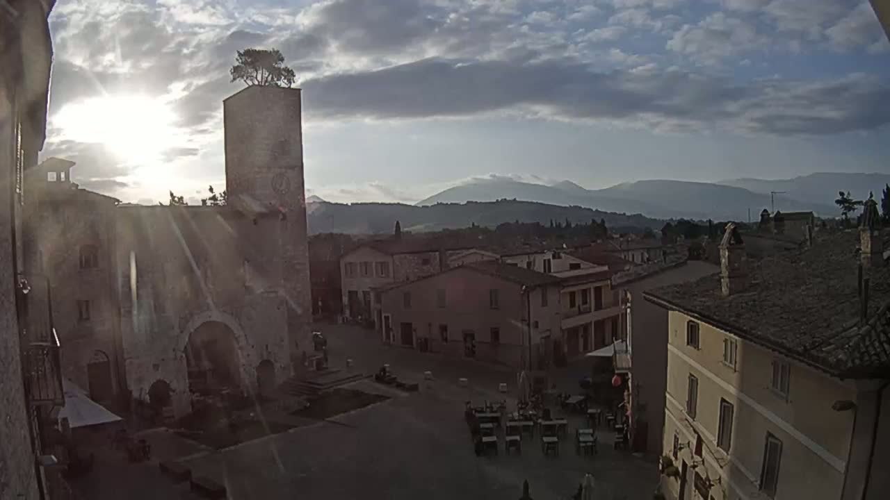 Spello Old City Live Cam - Perugia, Umbria, Italy