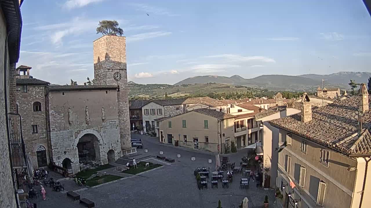 Spello Old City Live Cam - Perugia, Umbria, Italy