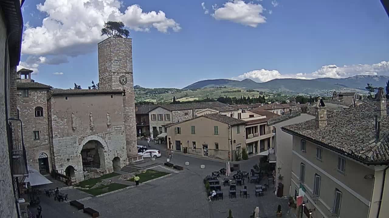 Spello Old City Live Cam - Perugia, Umbria, Italy
