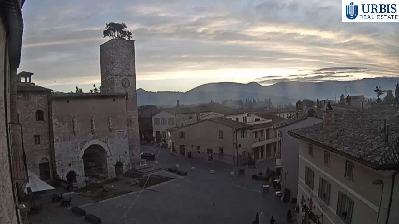 Spello Old City Live Cam - Perugia, Umbria, Italy