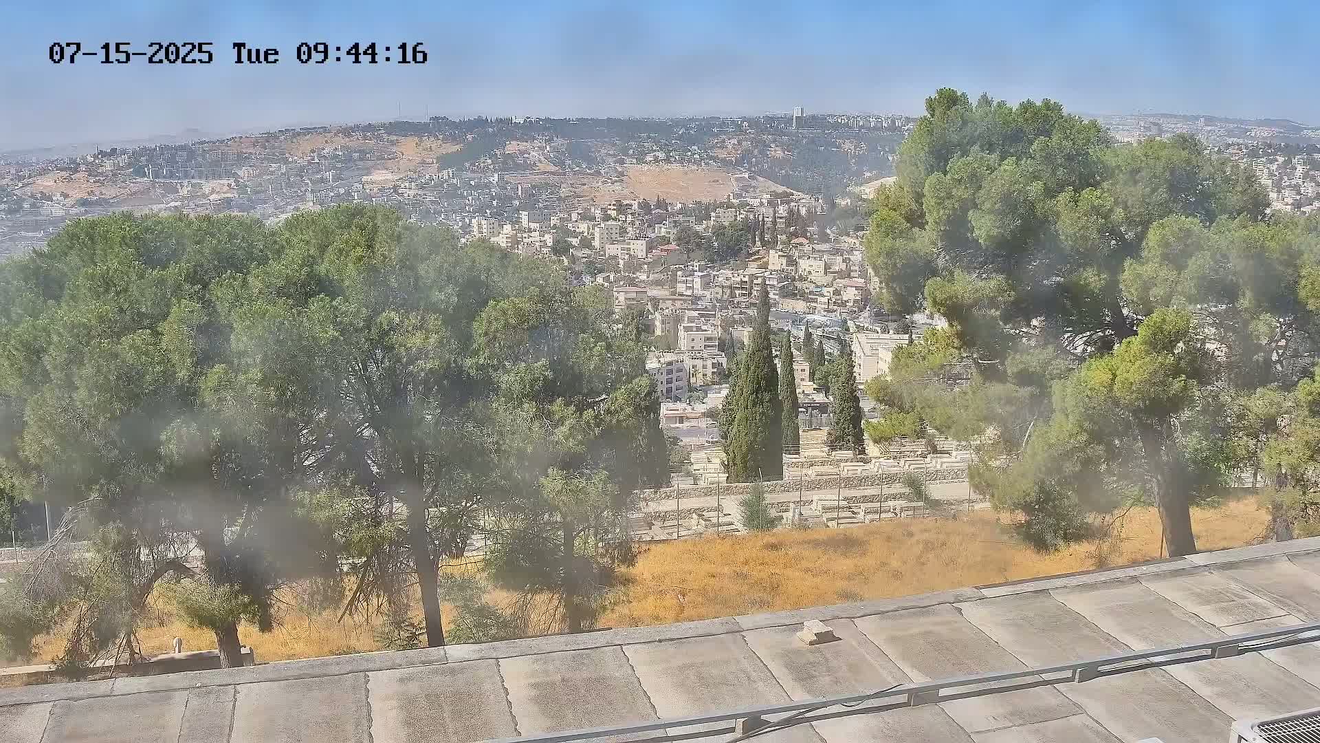 East Quds (Abu Dis/Jabel Mukaber/AlSawahira-AlGharbiyya/Sawahera al-Sharqiya/Jub al-Rum Towns View Towards Midbar Yehuda (Judean Desert) Live Cam - Jabal Batin Elhawa, East Quds, Palestine 