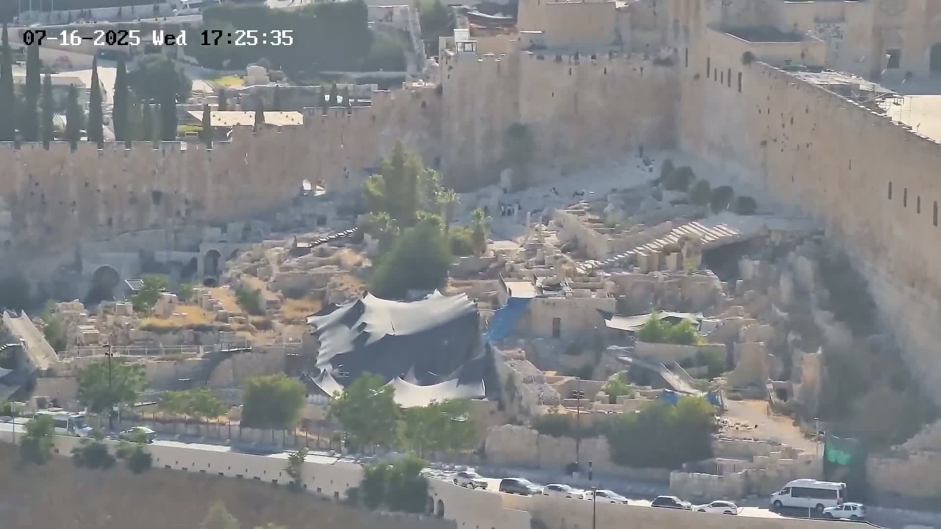 East Quds (Abu Dis/Jabel Mukaber/AlSawahira-AlGharbiyya/Sawahera al-Sharqiya/Jub al-Rum Towns View Towards Midbar Yehuda (Judean Desert) Live Cam - Jabal Batin Elhawa, East Quds, Palestine 