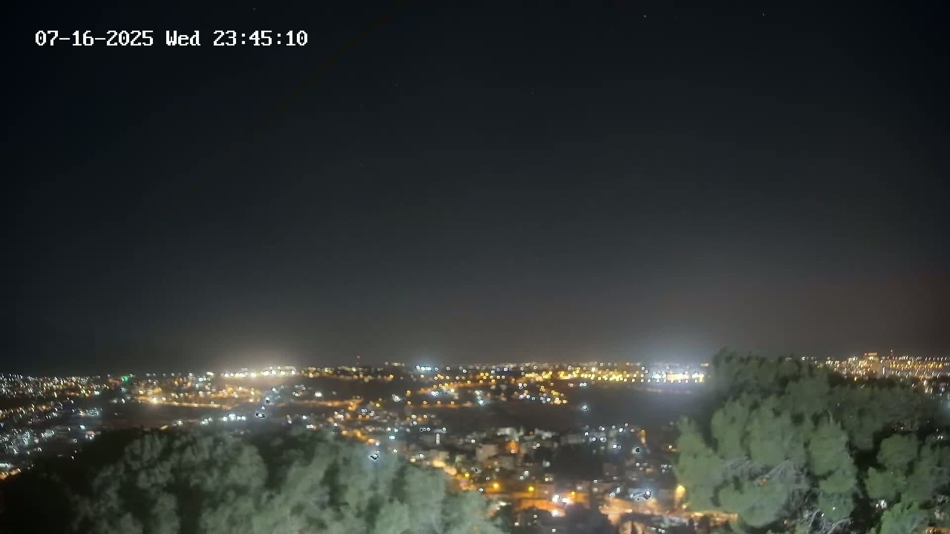 East Quds (Abu Dis/Jabel Mukaber/AlSawahira-AlGharbiyya/Sawahera al-Sharqiya/Jub al-Rum Towns View Towards Midbar Yehuda (Judean Desert) Live Cam - Jabal Batin Elhawa, East Quds, Palestine 
