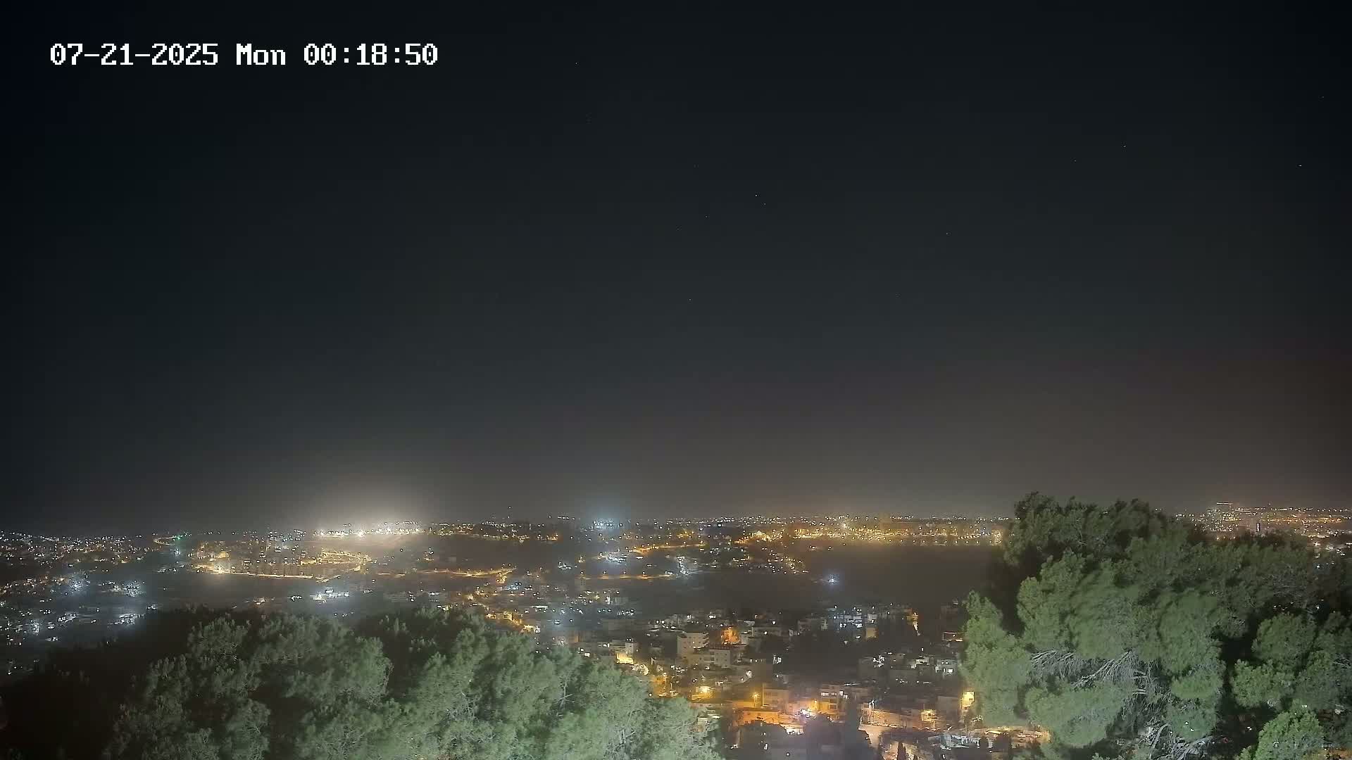 East Quds (Abu Dis/Jabel Mukaber/AlSawahira-AlGharbiyya/Sawahera al-Sharqiya/Jub al-Rum Towns View Towards Midbar Yehuda (Judean Desert) Live Cam - Jabal Batin Elhawa, East Quds, Palestine 