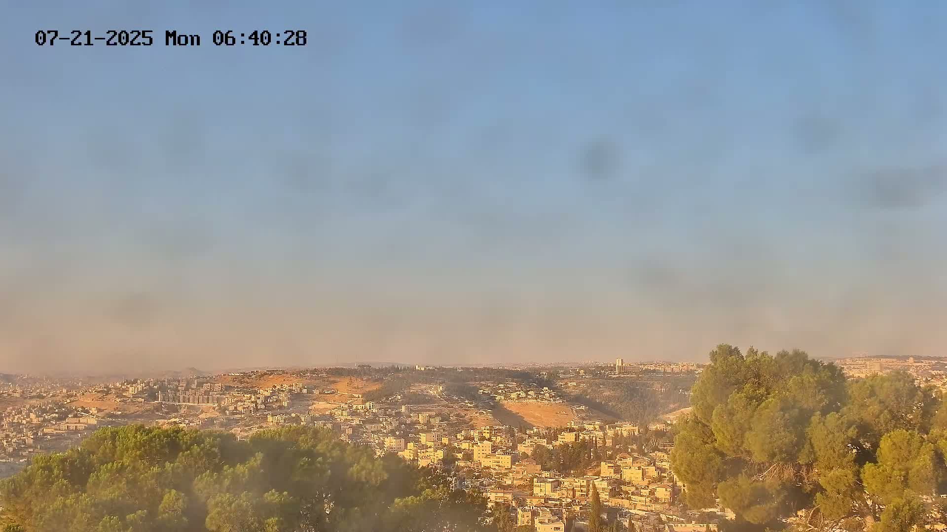 East Quds (Abu Dis/Jabel Mukaber/AlSawahira-AlGharbiyya/Sawahera al-Sharqiya/Jub al-Rum Towns View Towards Midbar Yehuda (Judean Desert) Live Cam - Jabal Batin Elhawa, East Quds, Palestine 