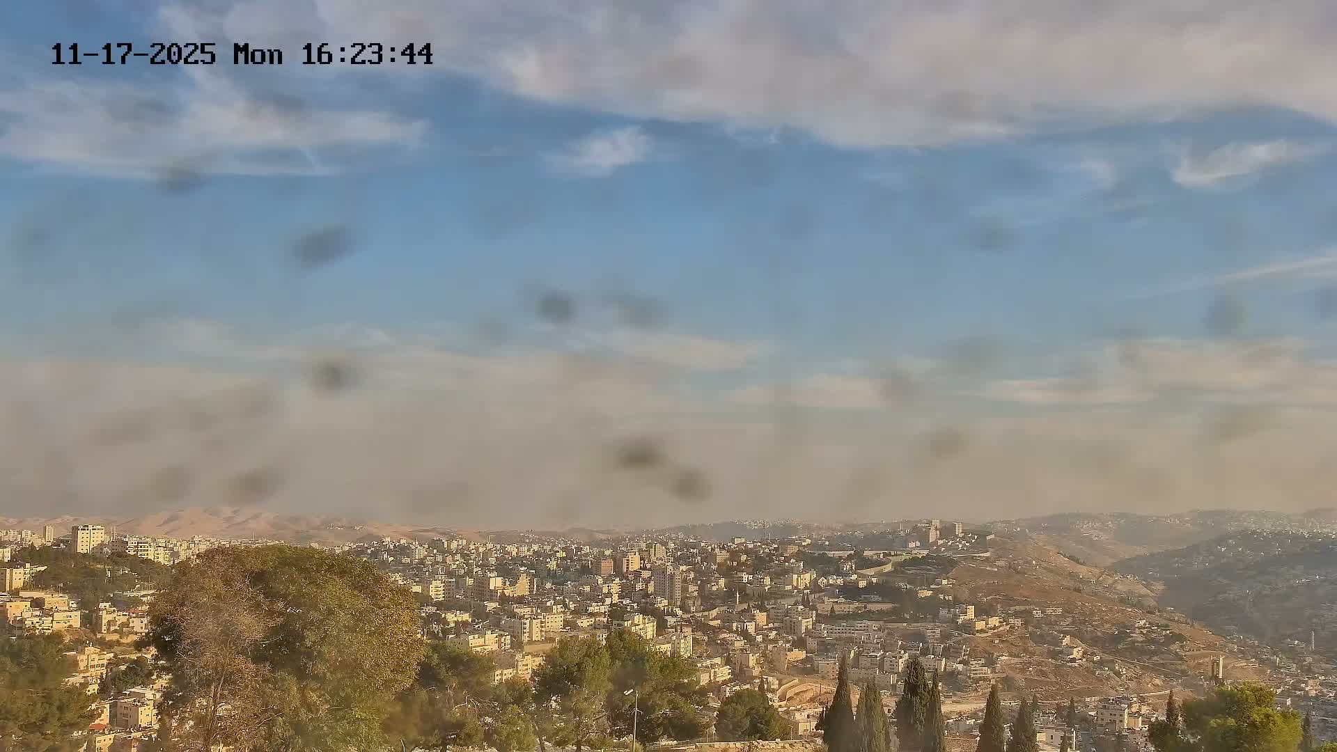 East Quds (Abu Dis/Jabel Mukaber/AlSawahira-AlGharbiyya/Sawahera al-Sharqiya/Jub al-Rum Towns View Towards Midbar Yehuda (Judean Desert) Live Cam - Jabal Batin Elhawa, East Quds, Palestine 