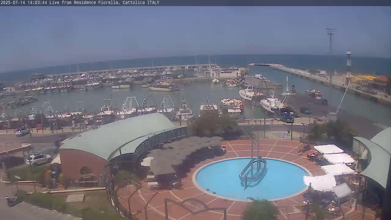 Cattolica Piazza del Porto Square & Yatch Club Marina of Cattolica Live Cam - Rimini, Emilia-Romagna, Italy 