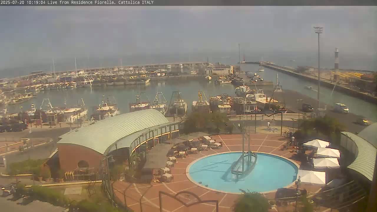 Cattolica Piazza del Porto Square & Yatch Club Marina of Cattolica Live Cam - Rimini, Emilia-Romagna, Italy 