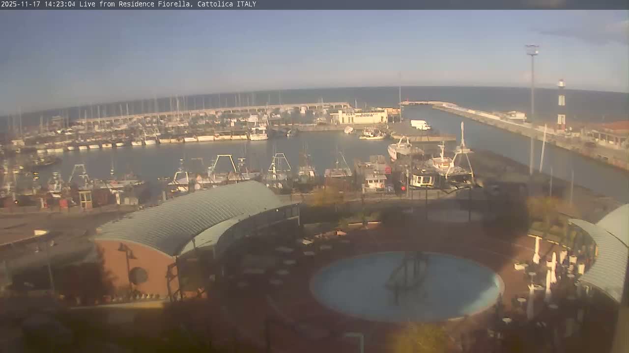 Cattolica Piazza del Porto Square & Yatch Club Marina of Cattolica Live Cam - Rimini, Emilia-Romagna, Italy 