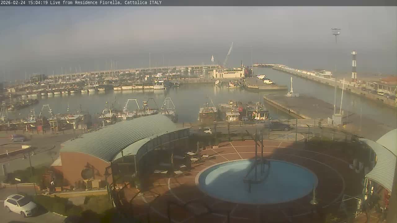 Cattolica Piazza del Porto Square & Yatch Club Marina of Cattolica Live Cam - Rimini, Emilia-Romagna, Italy 