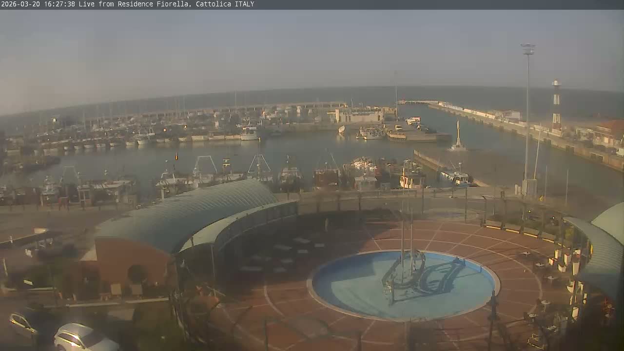 Cattolica Piazza del Porto Square & Yatch Club Marina of Cattolica Live Cam - Rimini, Emilia-Romagna, Italy 