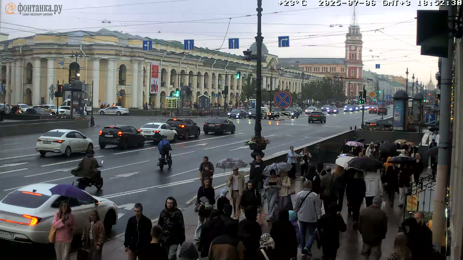 St. Petersburg, Nevskiy Avenue Live Cam - Dvortsovy, Tsentralny, Saint Petersburg, Northwestern (Severo-Zapadnyy), Russia