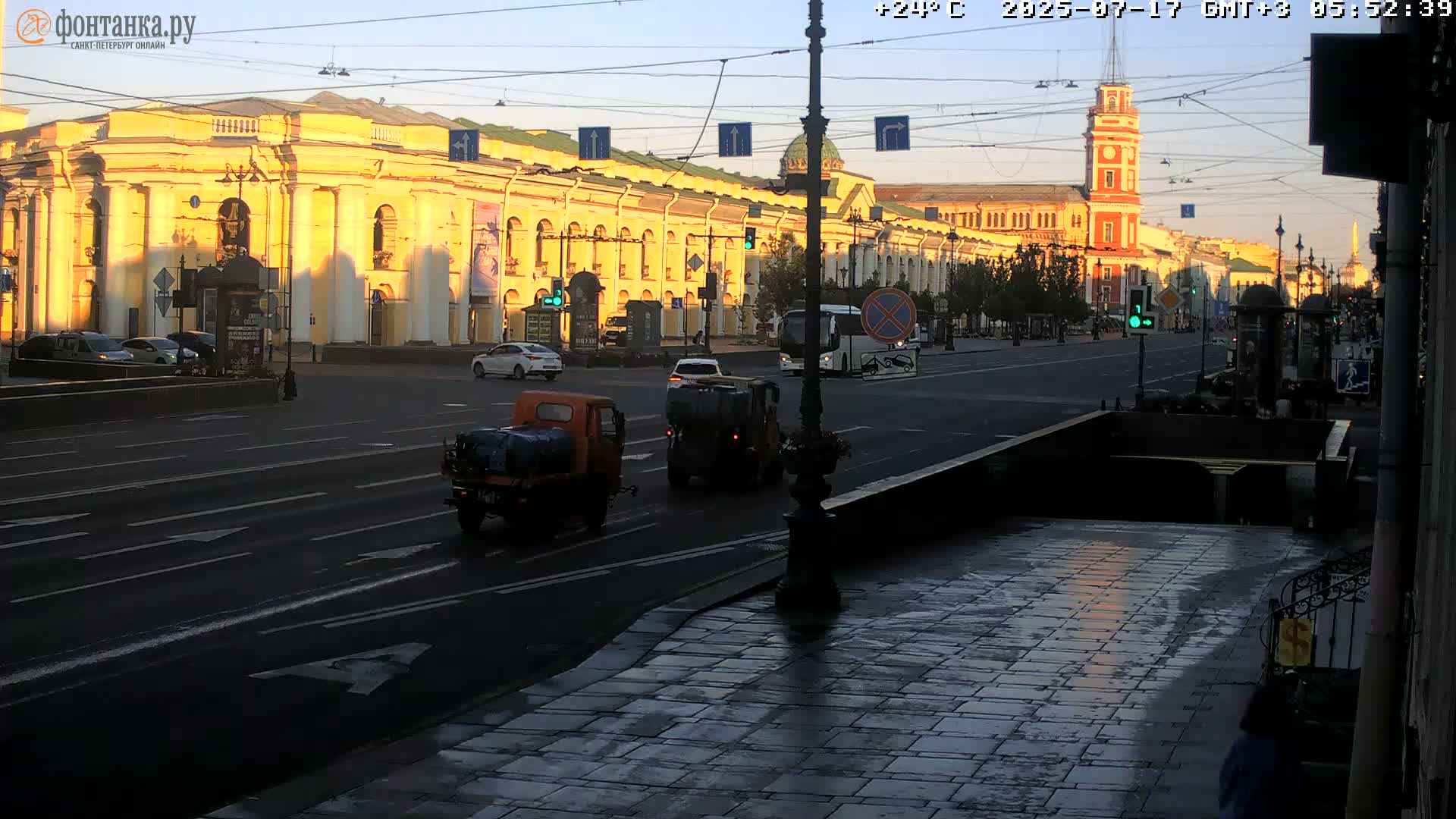 St. Petersburg, Nevskiy Avenue Live Cam - Dvortsovy, Tsentralny, Saint Petersburg, Northwestern (Severo-Zapadnyy), Russia