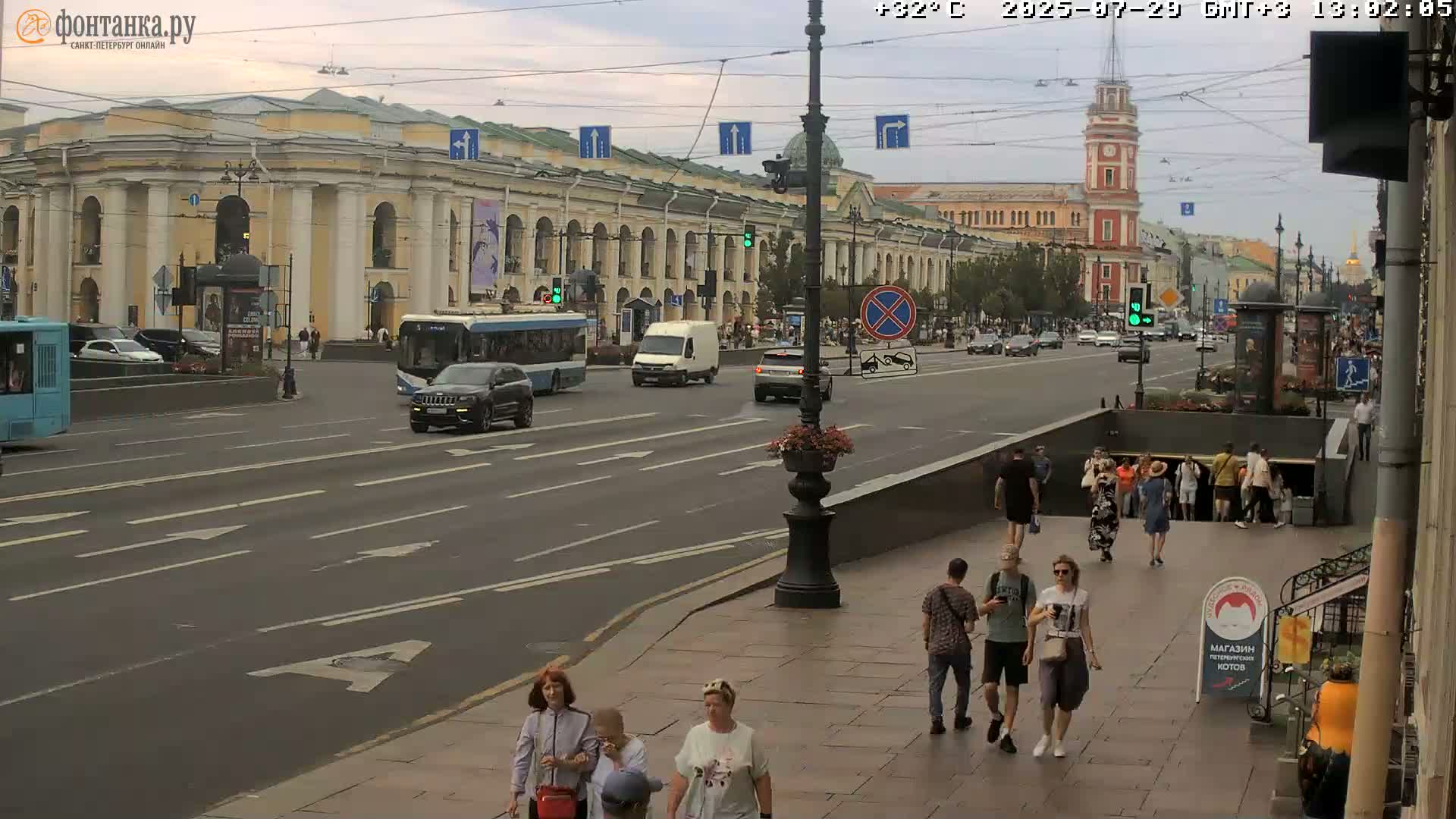 St. Petersburg, Nevskiy Avenue Live Cam - Dvortsovy, Tsentralny, Saint Petersburg, Northwestern (Severo-Zapadnyy), Russia