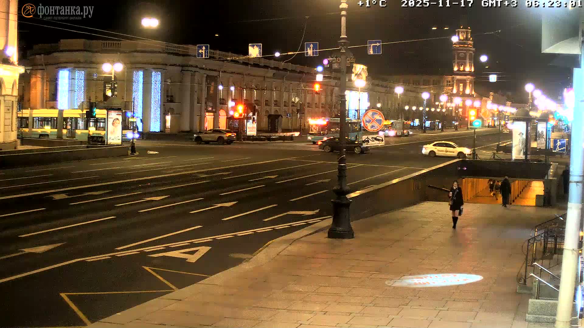 St. Petersburg, Nevskiy Avenue Live Cam - Dvortsovy, Tsentralny, Saint Petersburg, Northwestern (Severo-Zapadnyy), Russia