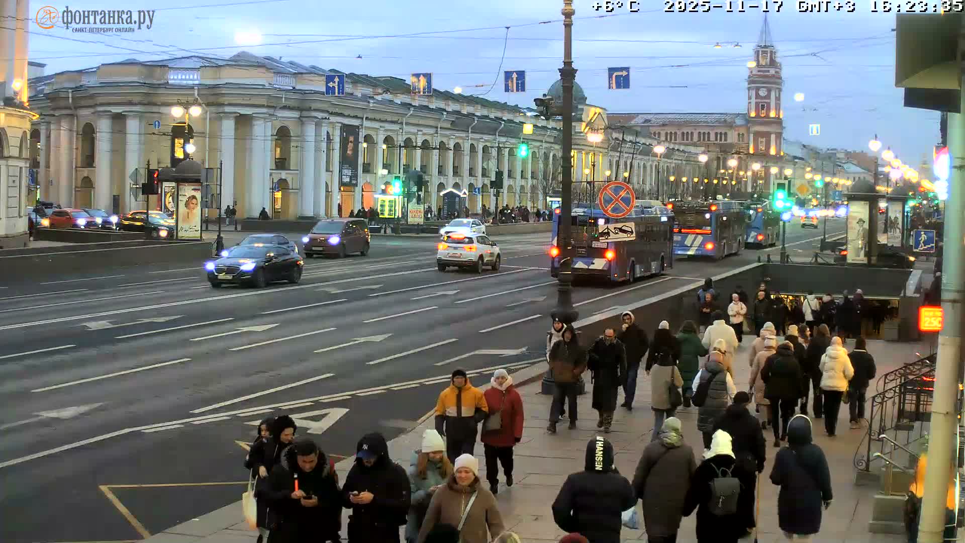 St. Petersburg, Nevskiy Avenue Live Cam - Dvortsovy, Tsentralny, Saint Petersburg, Northwestern (Severo-Zapadnyy), Russia