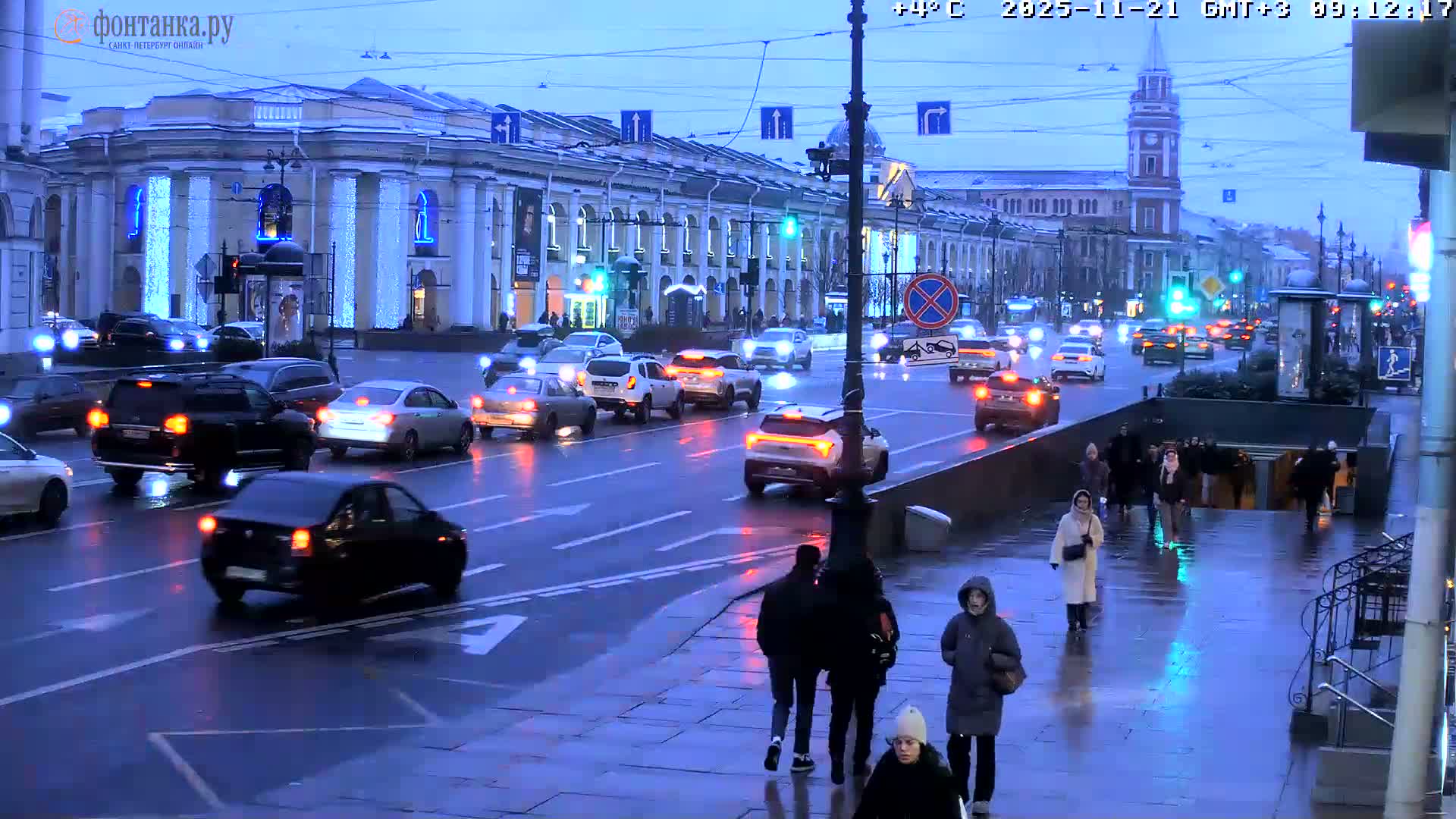 St. Petersburg, Nevskiy Avenue Live Cam - Dvortsovy, Tsentralny, Saint Petersburg, Northwestern (Severo-Zapadnyy), Russia