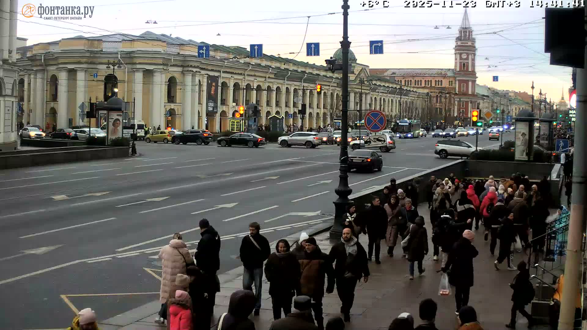 St. Petersburg, Nevskiy Avenue Live Cam - Dvortsovy, Tsentralny, Saint Petersburg, Northwestern (Severo-Zapadnyy), Russia