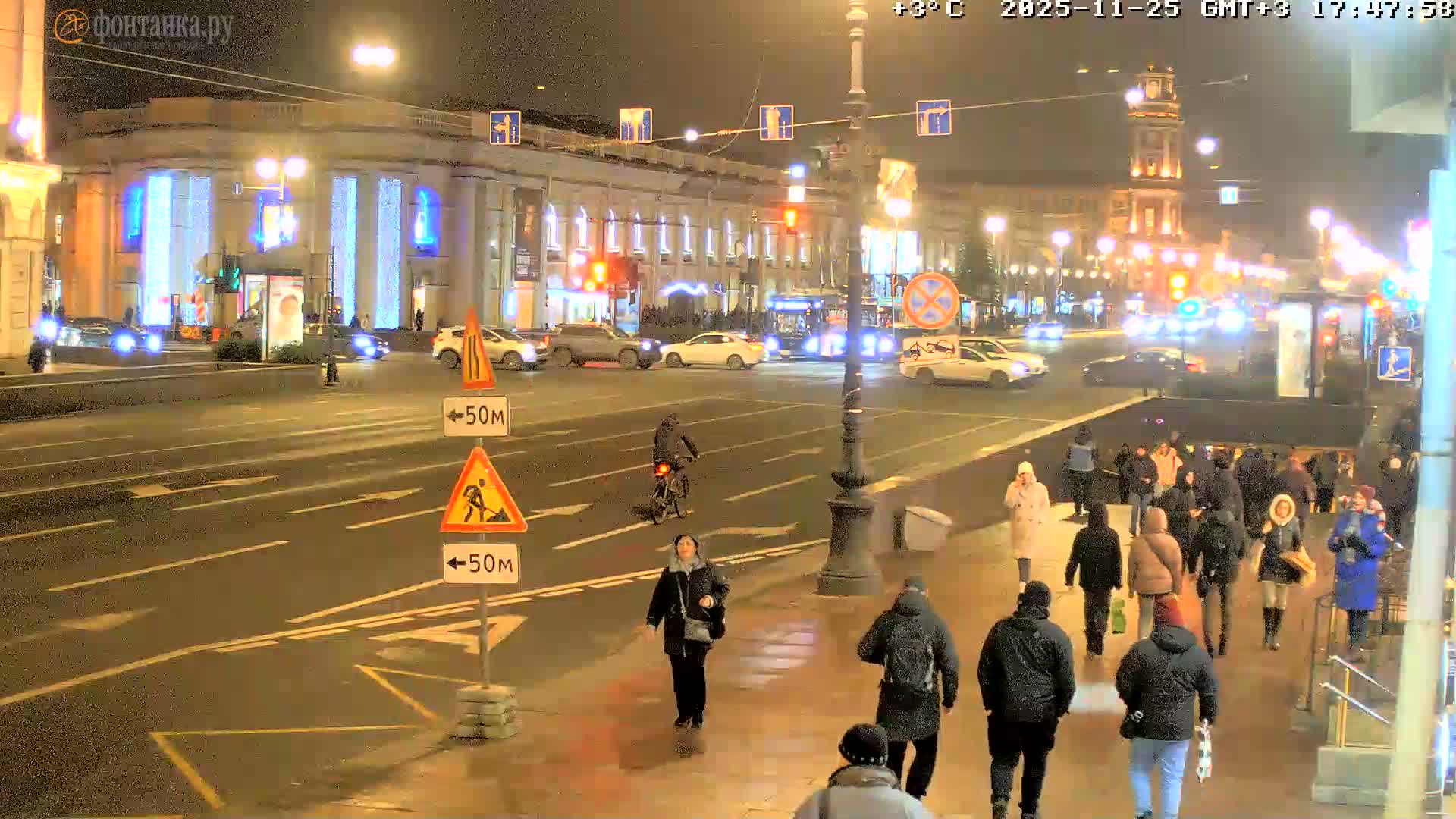 St. Petersburg, Nevskiy Avenue Live Cam - Dvortsovy, Tsentralny, Saint Petersburg, Northwestern (Severo-Zapadnyy), Russia