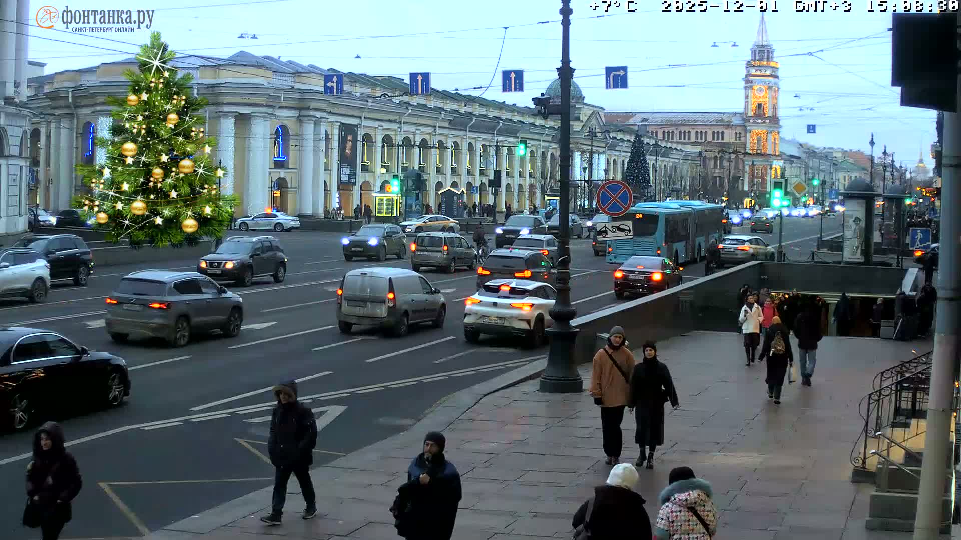 St. Petersburg, Nevskiy Avenue Live Cam - Dvortsovy, Tsentralny, Saint Petersburg, Northwestern (Severo-Zapadnyy), Russia