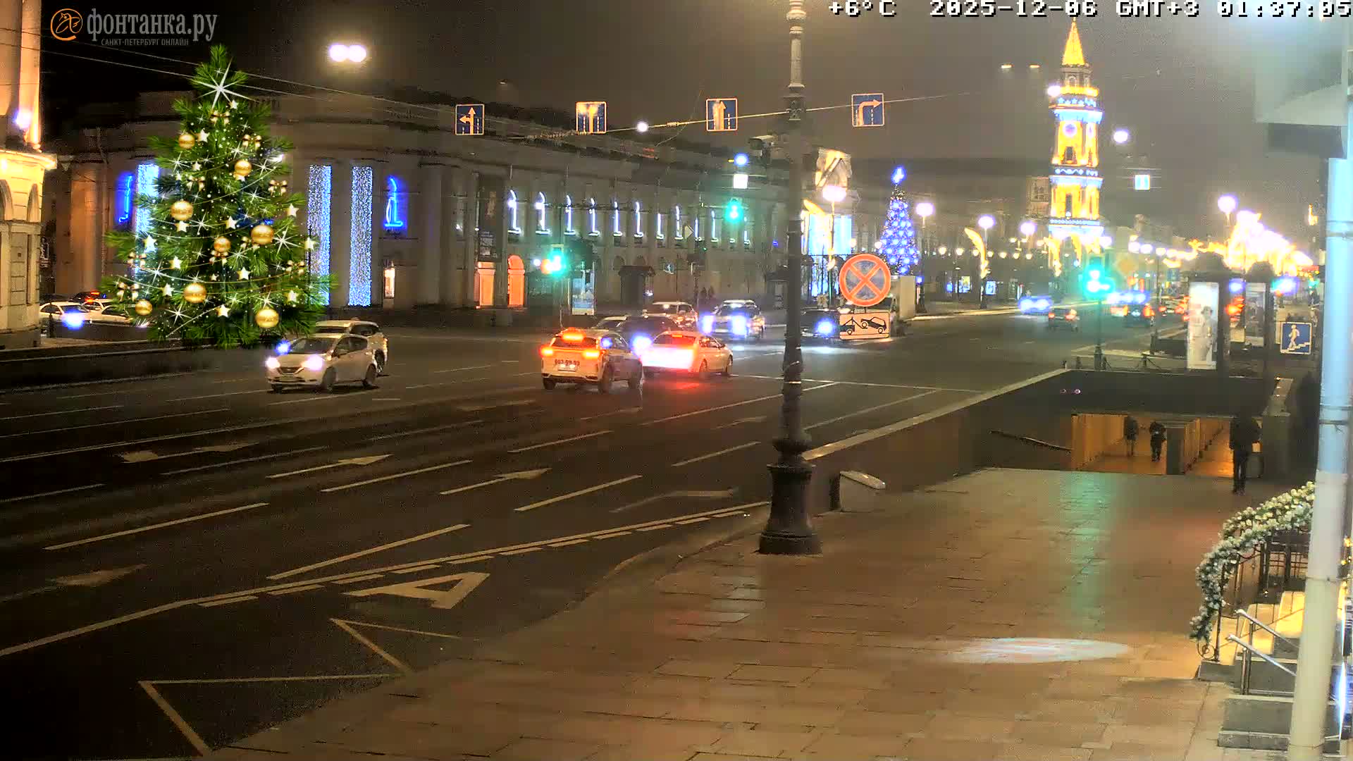 St. Petersburg, Nevskiy Avenue Live Cam - Dvortsovy, Tsentralny, Saint Petersburg, Northwestern (Severo-Zapadnyy), Russia