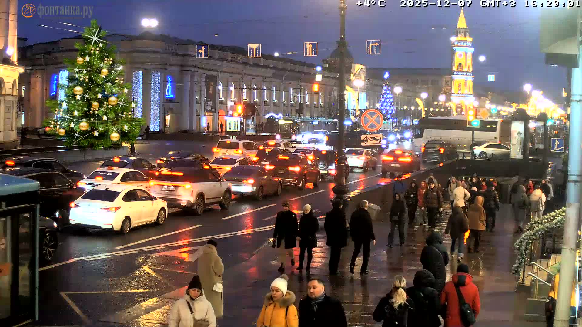 St. Petersburg, Nevskiy Avenue Live Cam - Dvortsovy, Tsentralny, Saint Petersburg, Northwestern (Severo-Zapadnyy), Russia