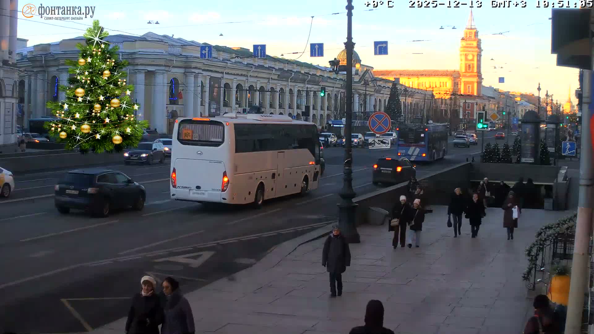 St. Petersburg, Nevskiy Avenue Live Cam - Dvortsovy, Tsentralny, Saint Petersburg, Northwestern (Severo-Zapadnyy), Russia