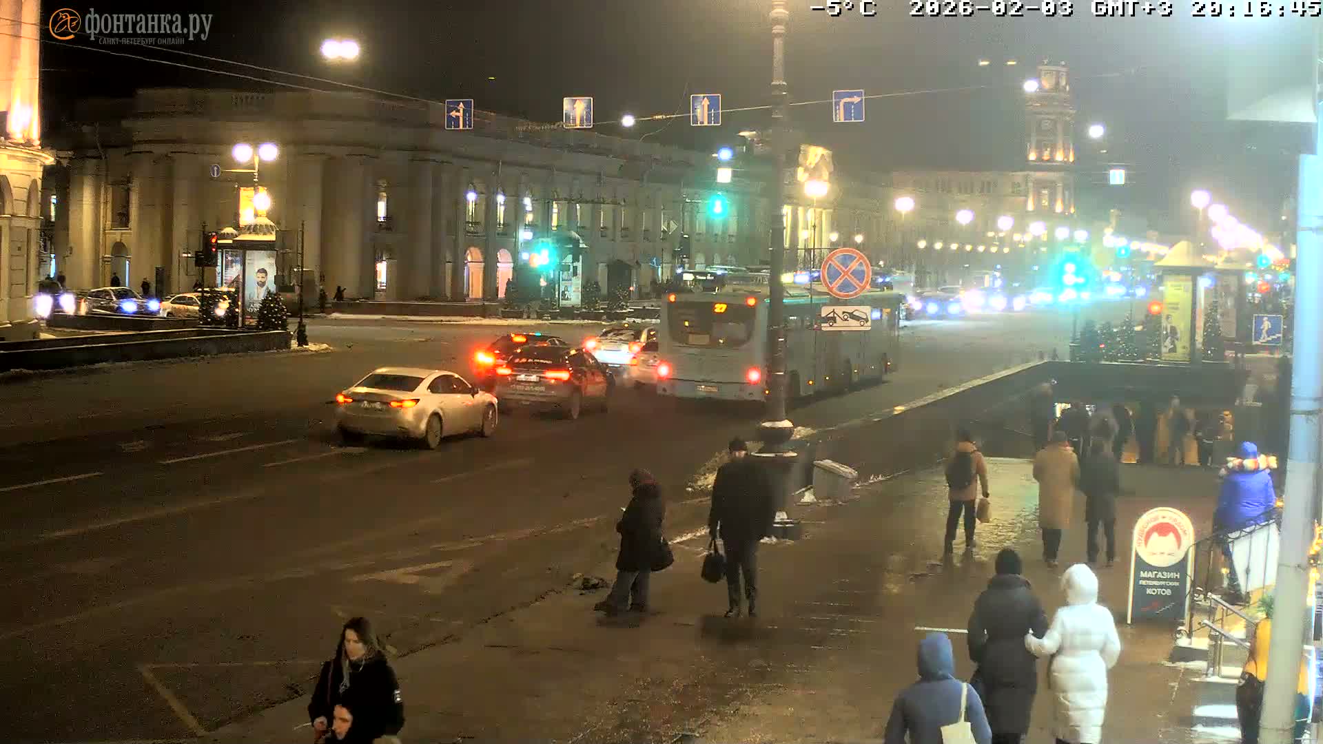 St. Petersburg, Nevskiy Avenue Live Cam - Dvortsovy, Tsentralny, Saint Petersburg, Northwestern (Severo-Zapadnyy), Russia