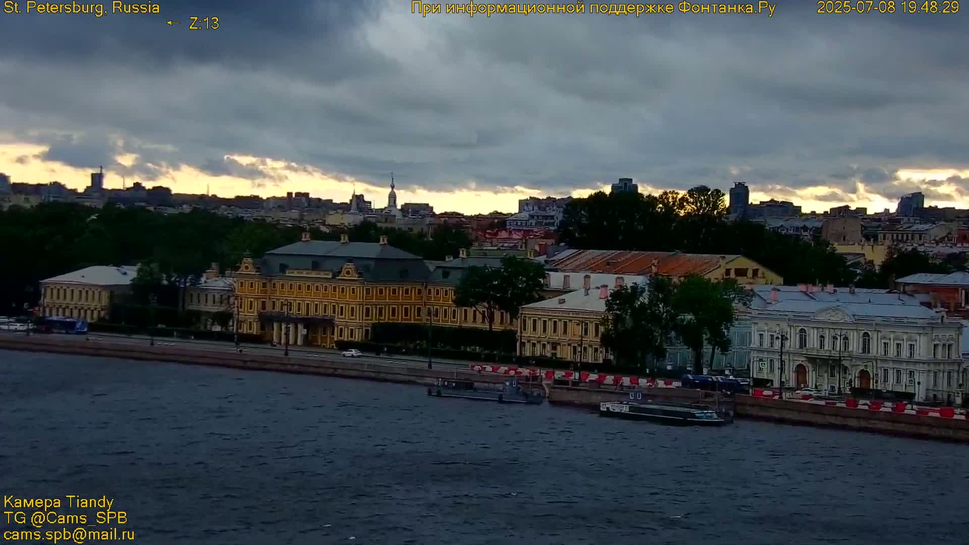 St. Petersburg, Reka Neva River Coasts Panaromic Zoom Skyline Live Cam  - Admiralteysky Okrug, Admiralteysky, Saint Petersburg, Northwestern (Severo-Zapadnyy), Russia