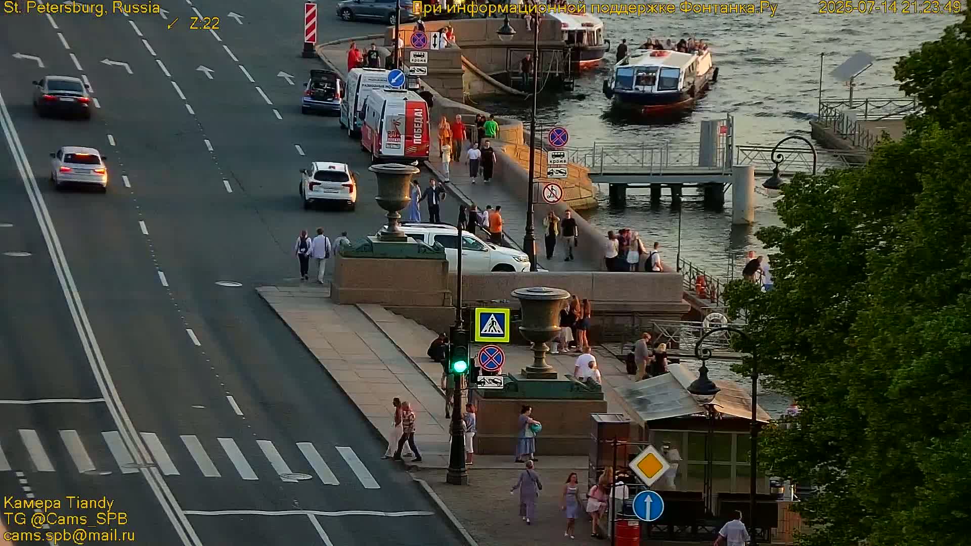 St. Petersburg, Reka Neva River Coasts Panaromic Zoom Skyline Live Cam  - Admiralteysky Okrug, Admiralteysky, Saint Petersburg, Northwestern (Severo-Zapadnyy), Russia