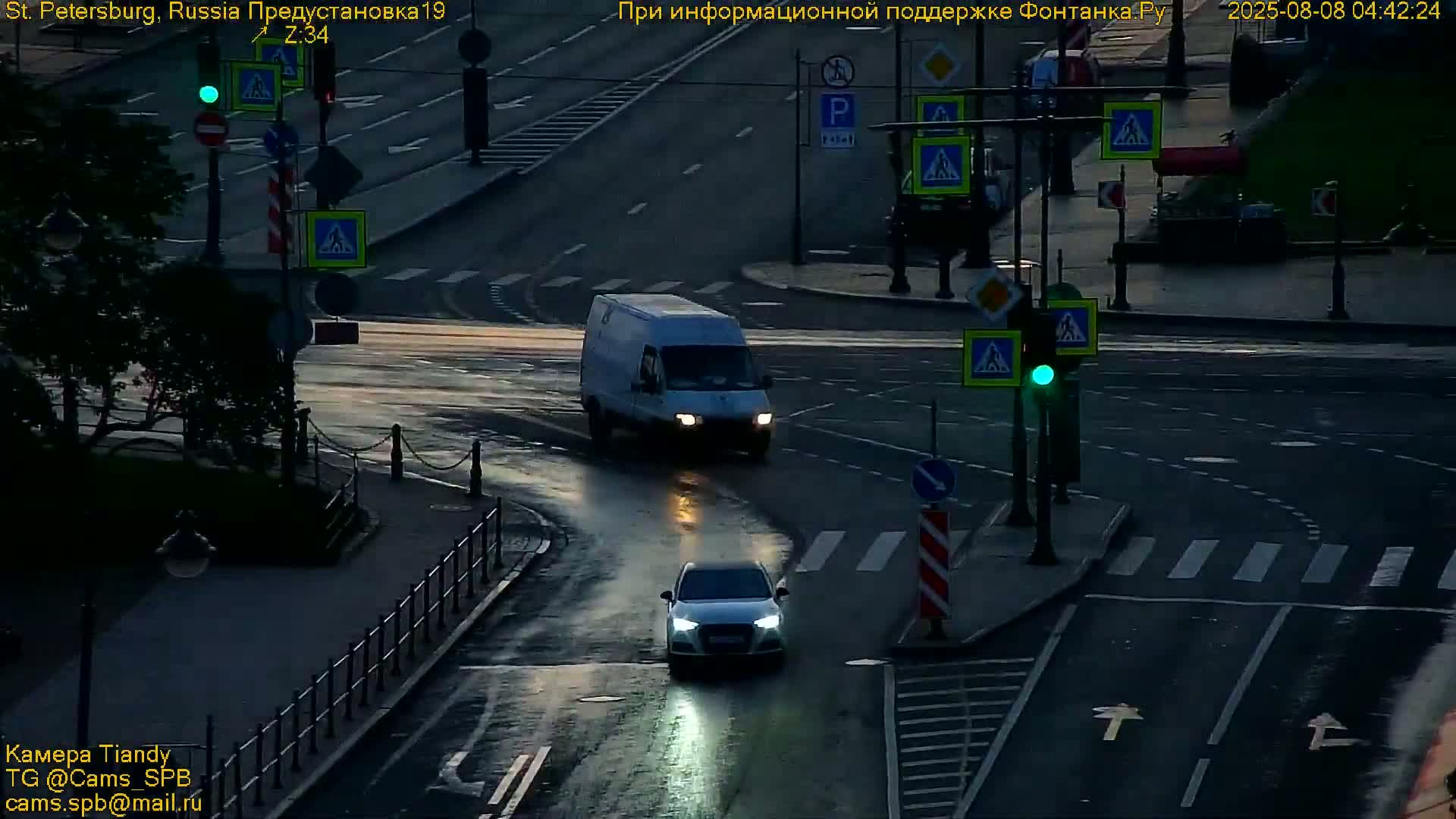 St. Petersburg, Reka Neva River Coasts Panaromic Zoom Skyline Live Cam  - Admiralteysky Okrug, Admiralteysky, Saint Petersburg, Northwestern (Severo-Zapadnyy), Russia