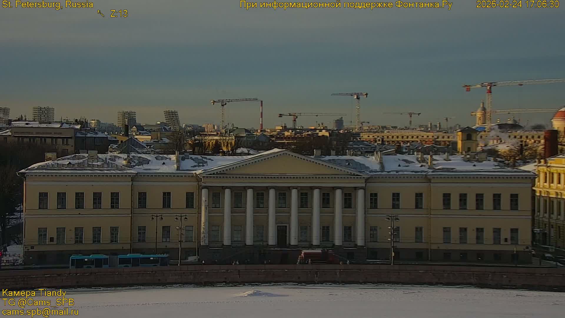 St. Petersburg, Reka Neva River Coasts Panaromic Zoom Skyline Live Cam  - Admiralteysky Okrug, Admiralteysky, Saint Petersburg, Northwestern (Severo-Zapadnyy), Russia
