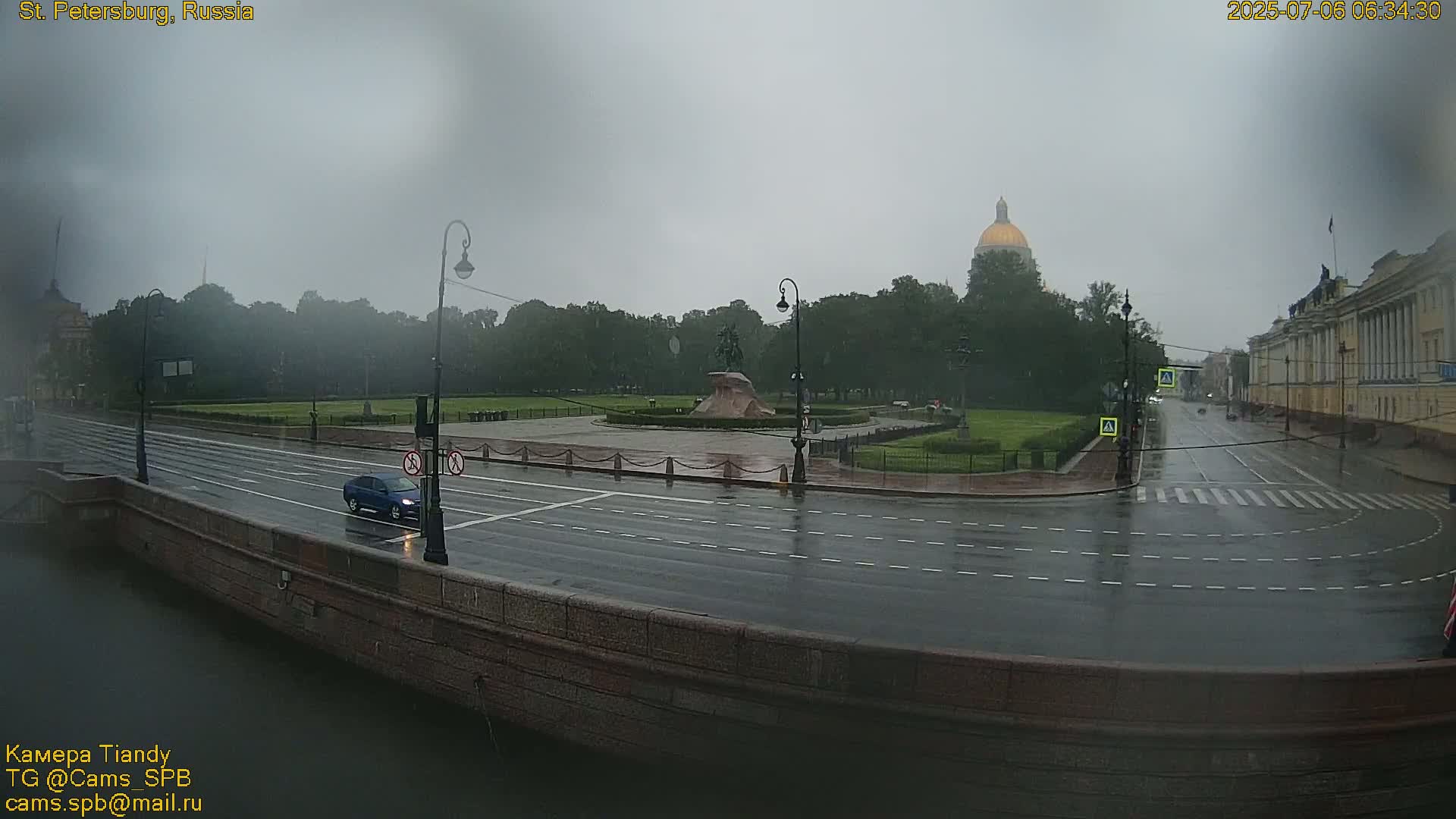 Bronze Horseman (Mednyy Vsadnik) & Saint Isaac Cathedral (Isaakiyevskiy Sobor) from Senate Square  Live Cam - Admiralteysky Okrug, Admiralteysky, Saint Petersburg, Northwestern (Severo-Zapadnyy), Russia 