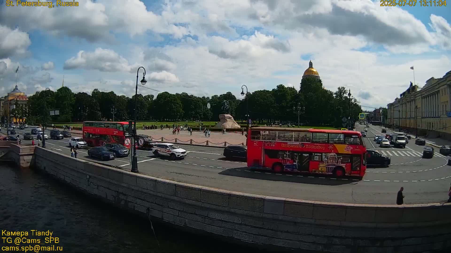 Bronze Horseman (Mednyy Vsadnik) & Saint Isaac Cathedral (Isaakiyevskiy Sobor) from Senate Square  Live Cam - Admiralteysky Okrug, Admiralteysky, Saint Petersburg, Northwestern (Severo-Zapadnyy), Russia 
