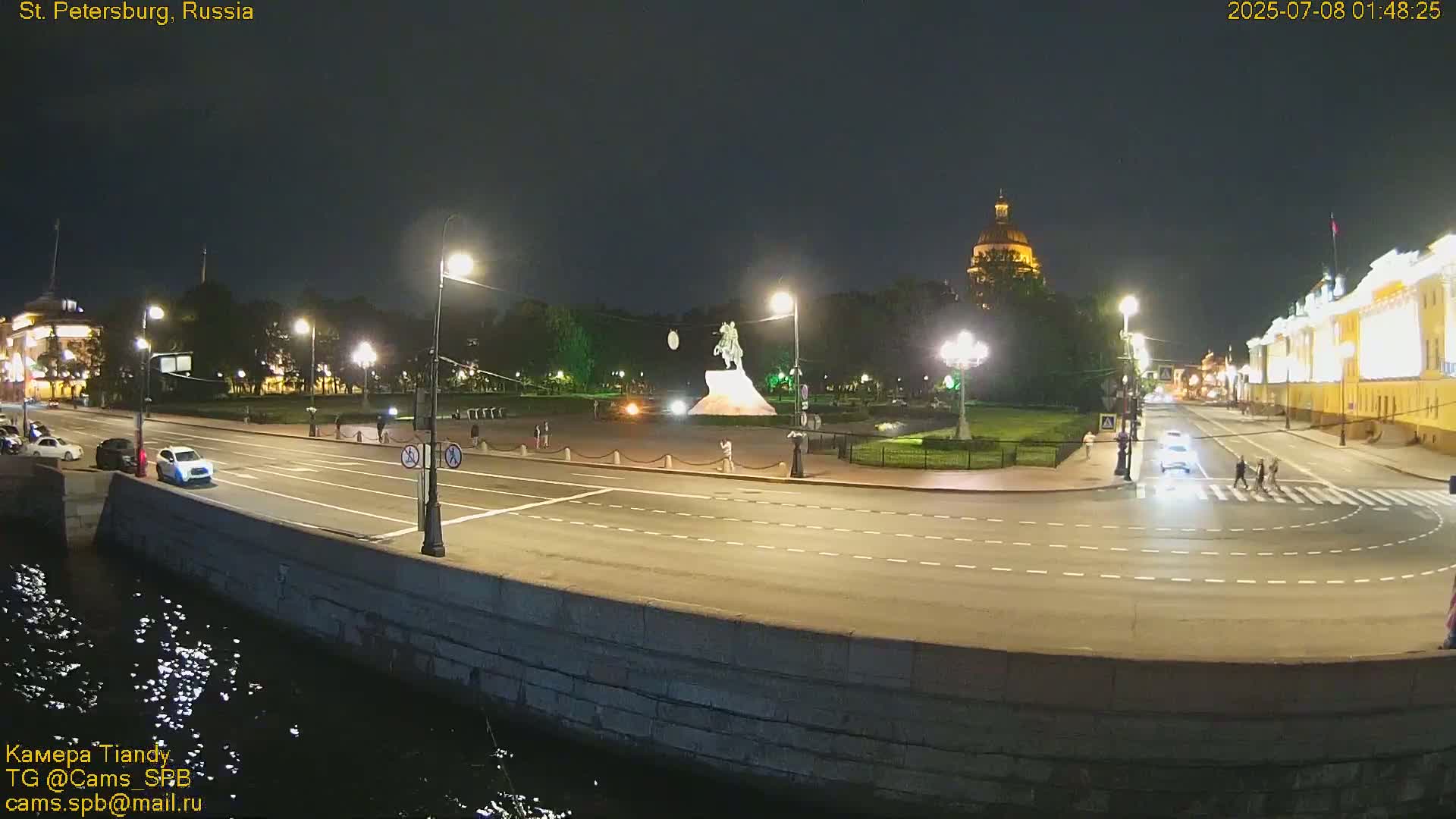 Bronze Horseman (Mednyy Vsadnik) & Saint Isaac Cathedral (Isaakiyevskiy Sobor) from Senate Square  Live Cam - Admiralteysky Okrug, Admiralteysky, Saint Petersburg, Northwestern (Severo-Zapadnyy), Russia 