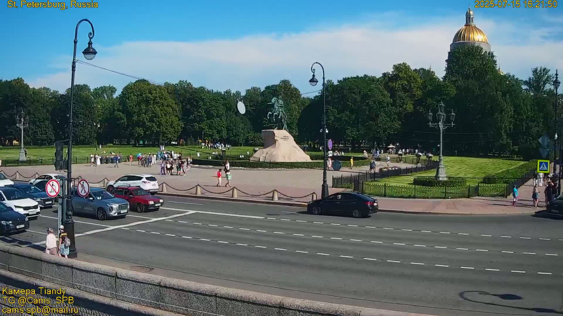 Bronze Horseman (Mednyy Vsadnik) & Saint Isaac Cathedral (Isaakiyevskiy Sobor) from Senate Square  Live Cam - Admiralteysky Okrug, Admiralteysky, Saint Petersburg, Northwestern (Severo-Zapadnyy), Russia 