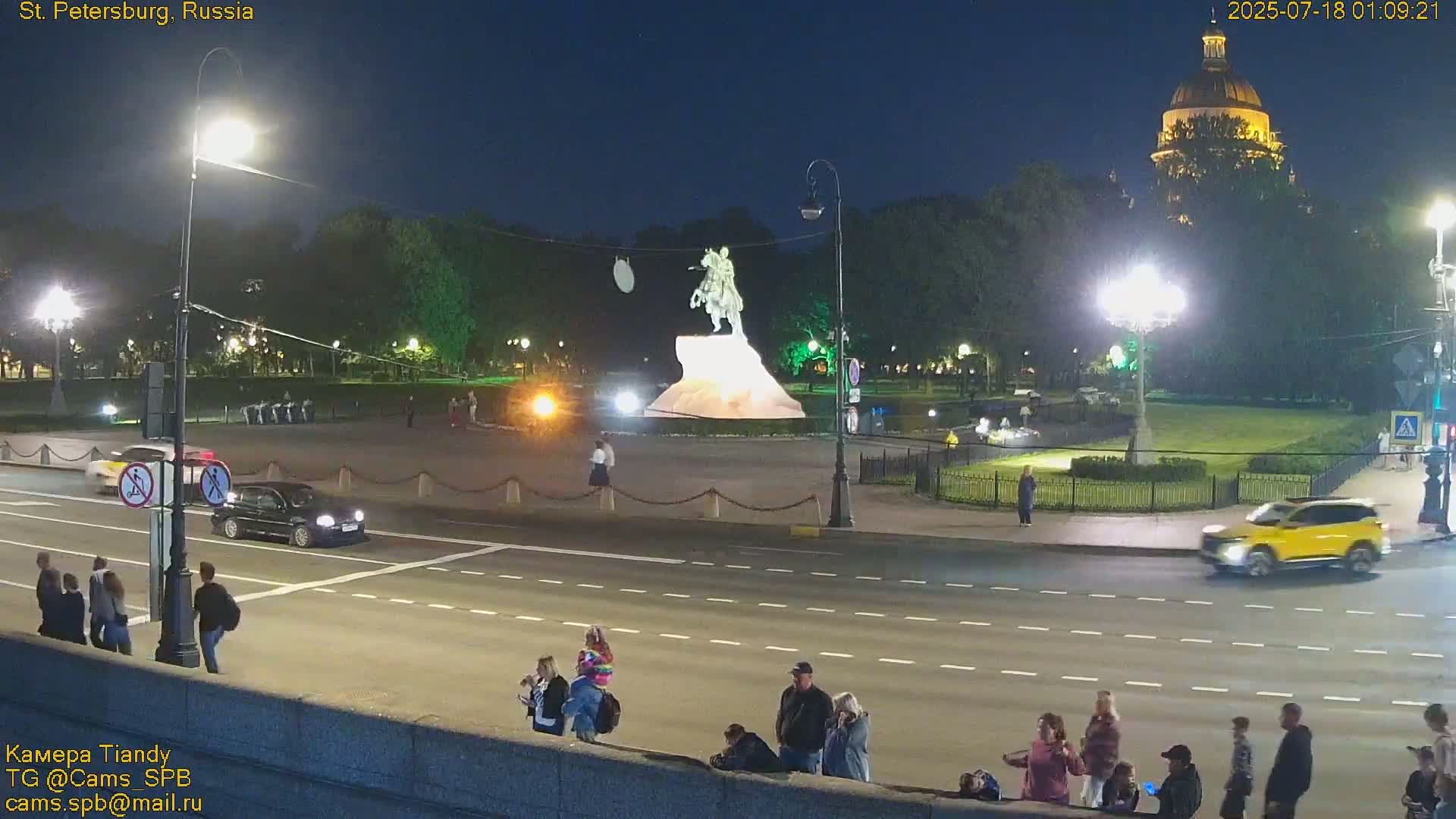 Bronze Horseman (Mednyy Vsadnik) & Saint Isaac Cathedral (Isaakiyevskiy Sobor) from Senate Square  Live Cam - Admiralteysky Okrug, Admiralteysky, Saint Petersburg, Northwestern (Severo-Zapadnyy), Russia 