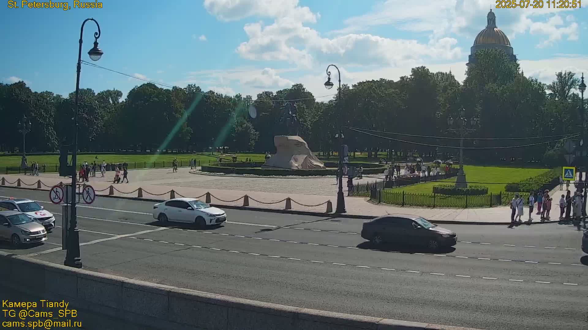 Bronze Horseman (Mednyy Vsadnik) & Saint Isaac Cathedral (Isaakiyevskiy Sobor) from Senate Square  Live Cam - Admiralteysky Okrug, Admiralteysky, Saint Petersburg, Northwestern (Severo-Zapadnyy), Russia 