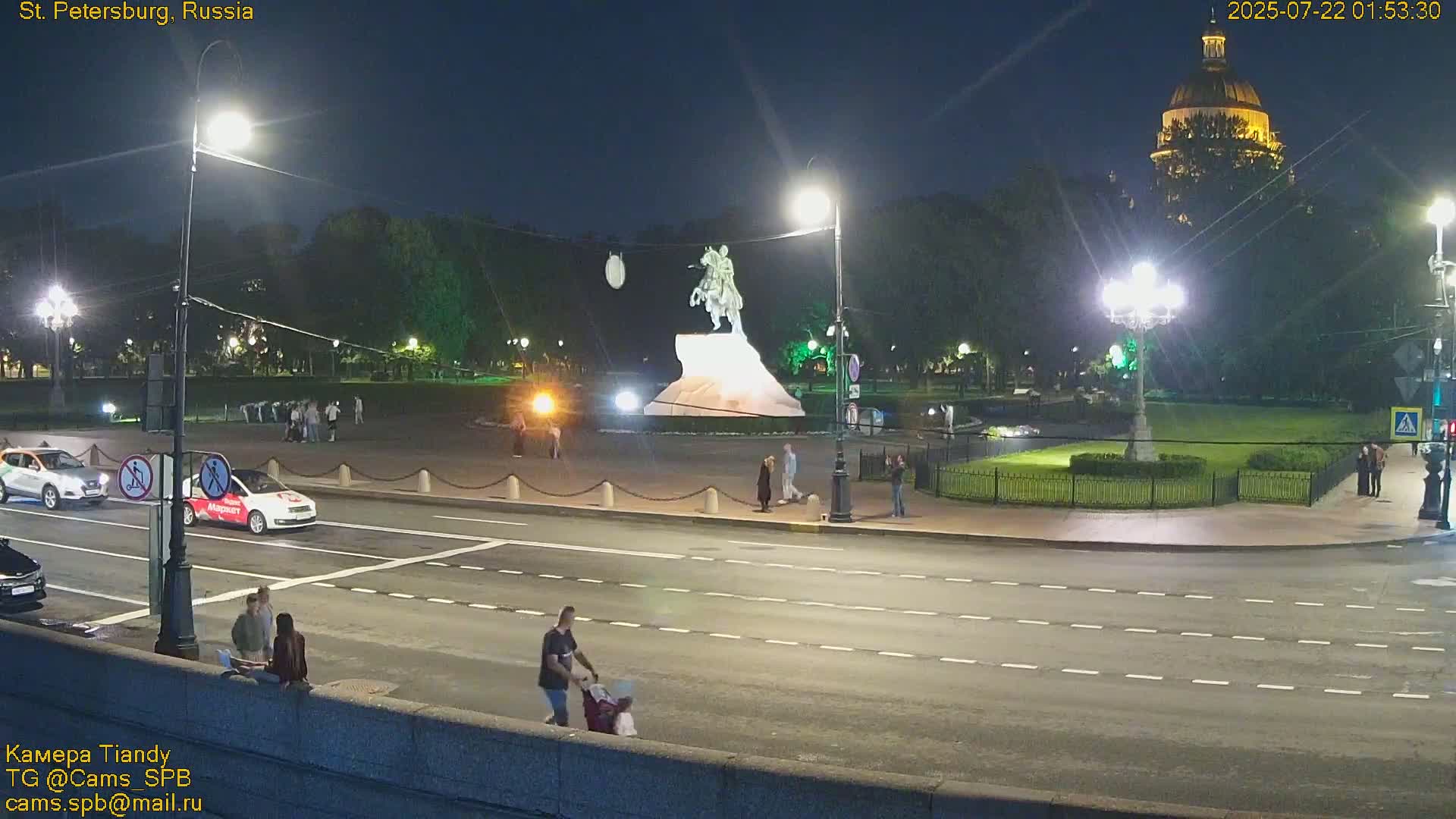 Bronze Horseman (Mednyy Vsadnik) & Saint Isaac Cathedral (Isaakiyevskiy Sobor) from Senate Square  Live Cam - Admiralteysky Okrug, Admiralteysky, Saint Petersburg, Northwestern (Severo-Zapadnyy), Russia 