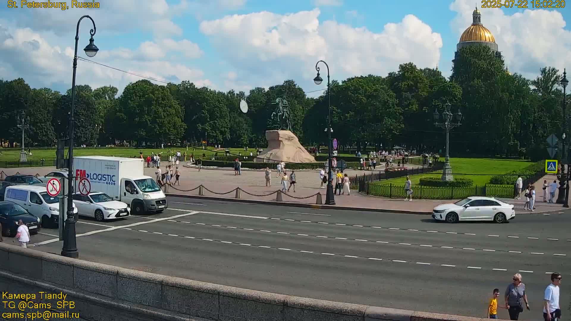 Bronze Horseman (Mednyy Vsadnik) & Saint Isaac Cathedral (Isaakiyevskiy Sobor) from Senate Square  Live Cam - Admiralteysky Okrug, Admiralteysky, Saint Petersburg, Northwestern (Severo-Zapadnyy), Russia 