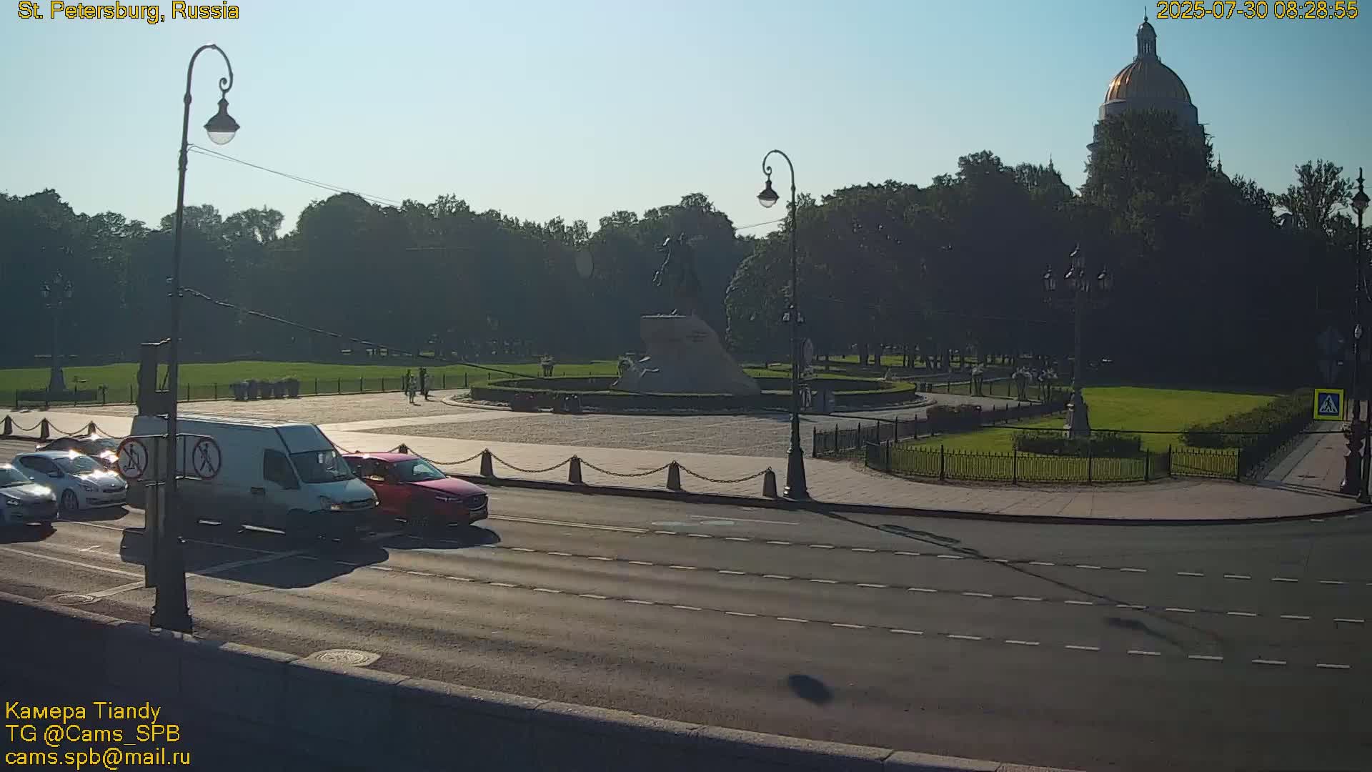 Bronze Horseman (Mednyy Vsadnik) & Saint Isaac Cathedral (Isaakiyevskiy Sobor) from Senate Square  Live Cam - Admiralteysky Okrug, Admiralteysky, Saint Petersburg, Northwestern (Severo-Zapadnyy), Russia 