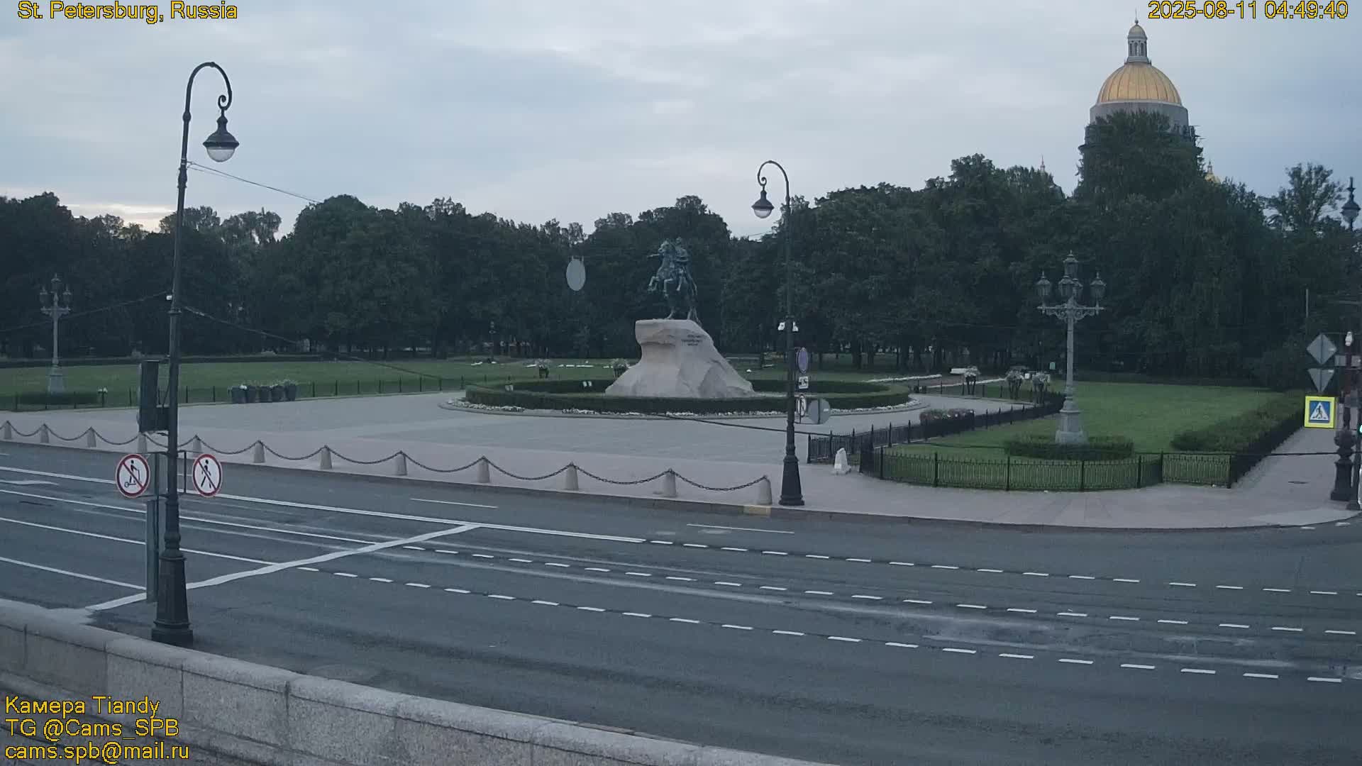 Bronze Horseman (Mednyy Vsadnik) & Saint Isaac Cathedral (Isaakiyevskiy Sobor) from Senate Square  Live Cam - Admiralteysky Okrug, Admiralteysky, Saint Petersburg, Northwestern (Severo-Zapadnyy), Russia 