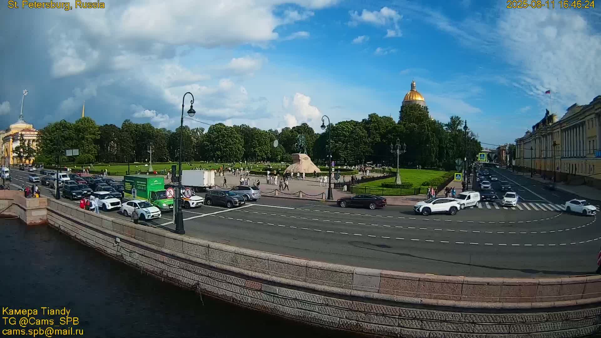Bronze Horseman (Mednyy Vsadnik) & Saint Isaac Cathedral (Isaakiyevskiy Sobor) from Senate Square  Live Cam - Admiralteysky Okrug, Admiralteysky, Saint Petersburg, Northwestern (Severo-Zapadnyy), Russia 