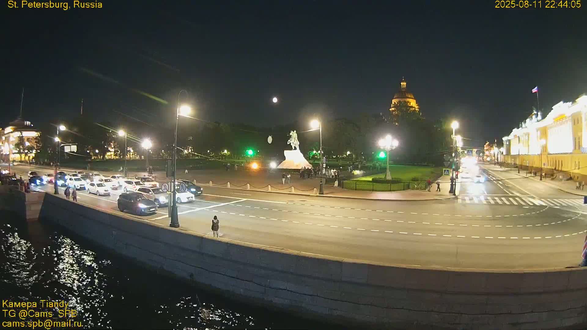 Bronze Horseman (Mednyy Vsadnik) & Saint Isaac Cathedral (Isaakiyevskiy Sobor) from Senate Square  Live Cam - Admiralteysky Okrug, Admiralteysky, Saint Petersburg, Northwestern (Severo-Zapadnyy), Russia 