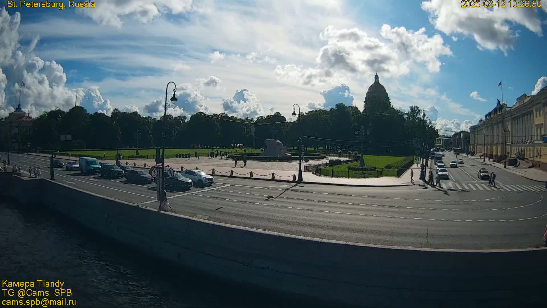 Bronze Horseman (Mednyy Vsadnik) & Saint Isaac Cathedral (Isaakiyevskiy Sobor) from Senate Square  Live Cam - Admiralteysky Okrug, Admiralteysky, Saint Petersburg, Northwestern (Severo-Zapadnyy), Russia 
