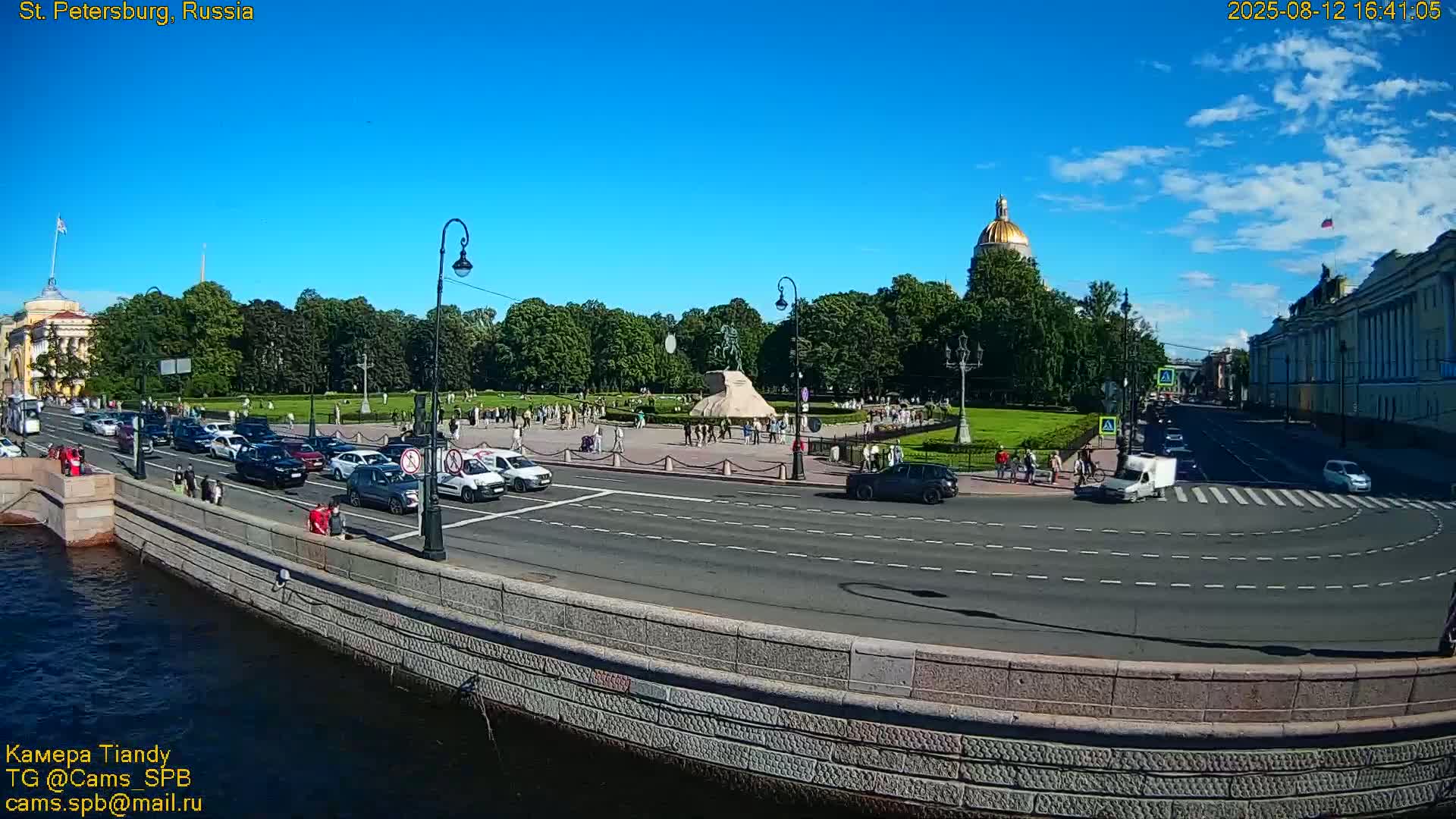 Bronze Horseman (Mednyy Vsadnik) & Saint Isaac Cathedral (Isaakiyevskiy Sobor) from Senate Square  Live Cam - Admiralteysky Okrug, Admiralteysky, Saint Petersburg, Northwestern (Severo-Zapadnyy), Russia 